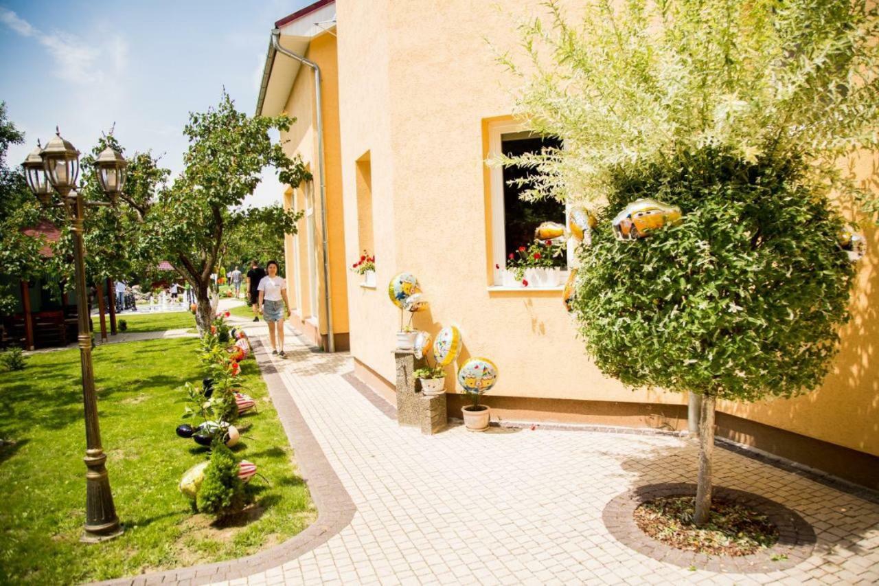 Beauty Complex Hotel Берегово Екстериор снимка